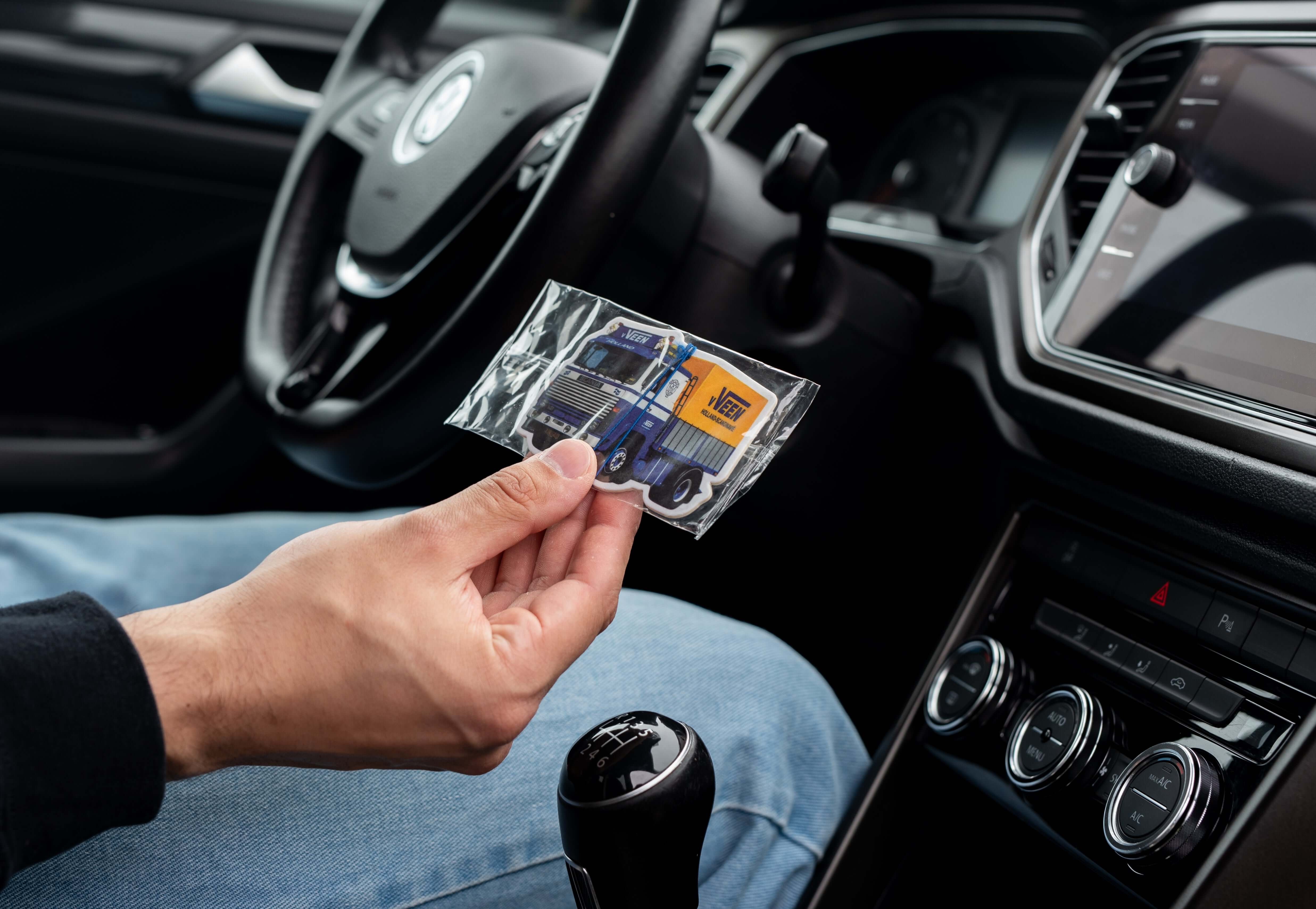 Geurhangers bedrukken in vrachtwagen vorm